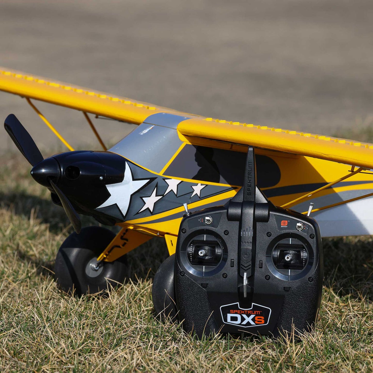 *PRE-ORDER Hobby Zone Carbon Cub S 2 1.3m Cleetus McFarland Special Edition RTF Basic
