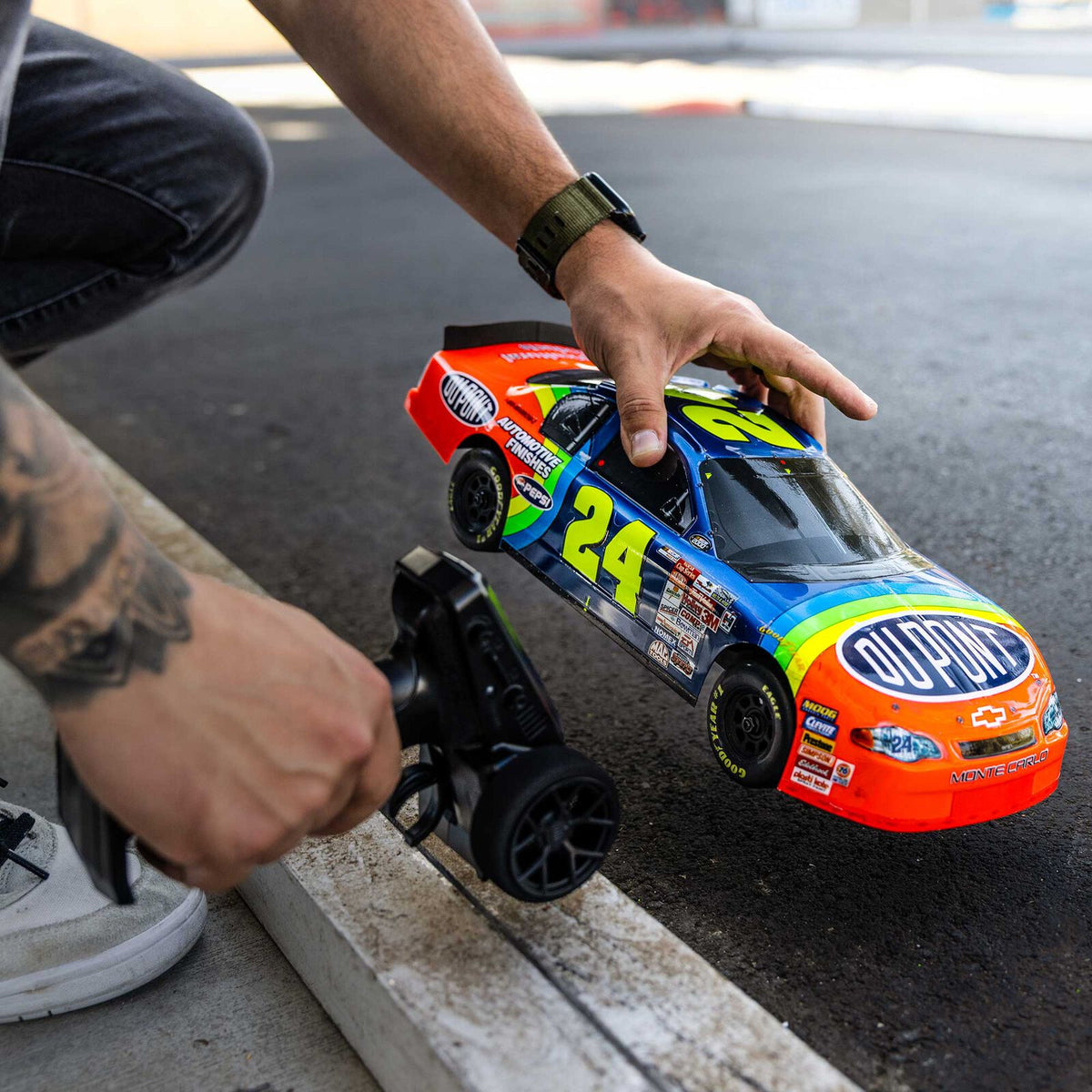 ***Pre-Order*** Team Losi 1/12 NASCAR Jeff Gordon No. 24 Dupont Chevrolet Monte Carlo (Battery & Charger Included)